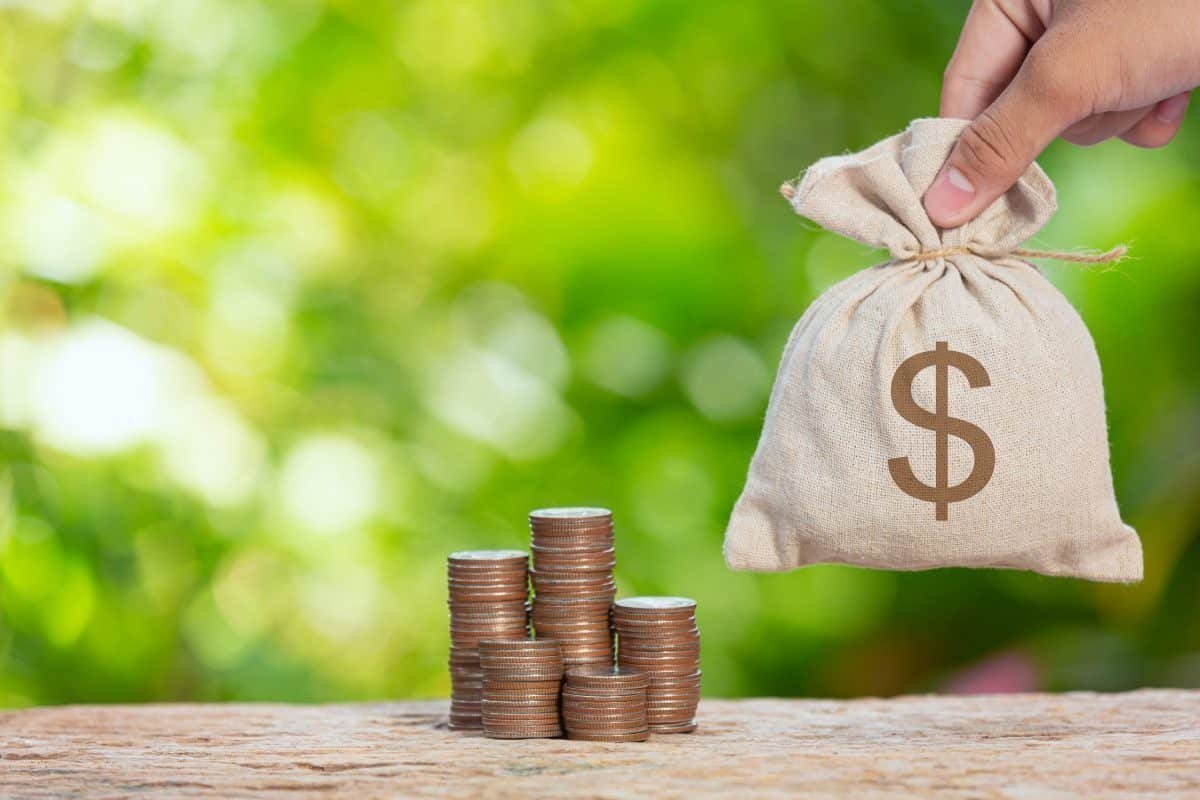 Enhancing Customer Experience with Loan Management Software: Key Features and Benefits