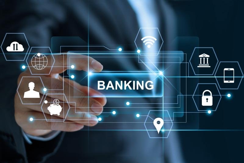 Choosing the Right Banking Software Providers for Small and Mid-Sized Banks